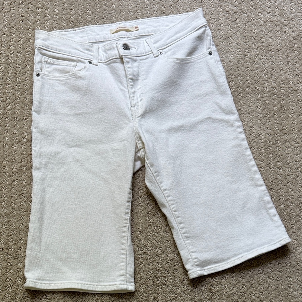 Levi's | Bermuda Shorts in White Jean Denim | Size 28